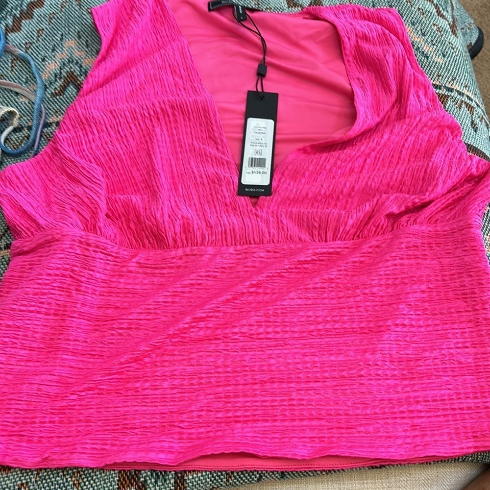 BCBGMAXAZRIA
Sleeveless Plunge Neck Knit Top Large - Picture 4 of 4